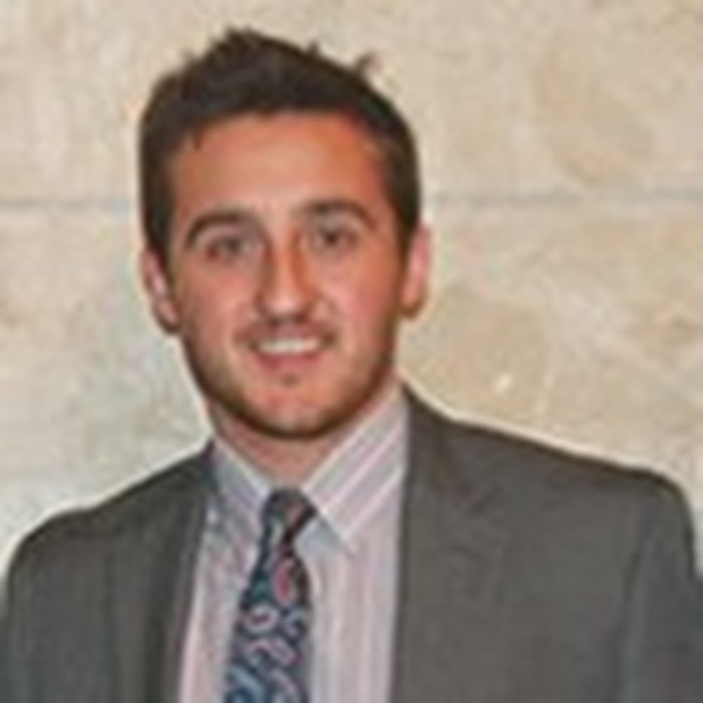 Meet your Posher, Lewis